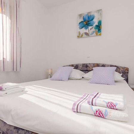 Apartments Toni Vinišće Kültér fotó