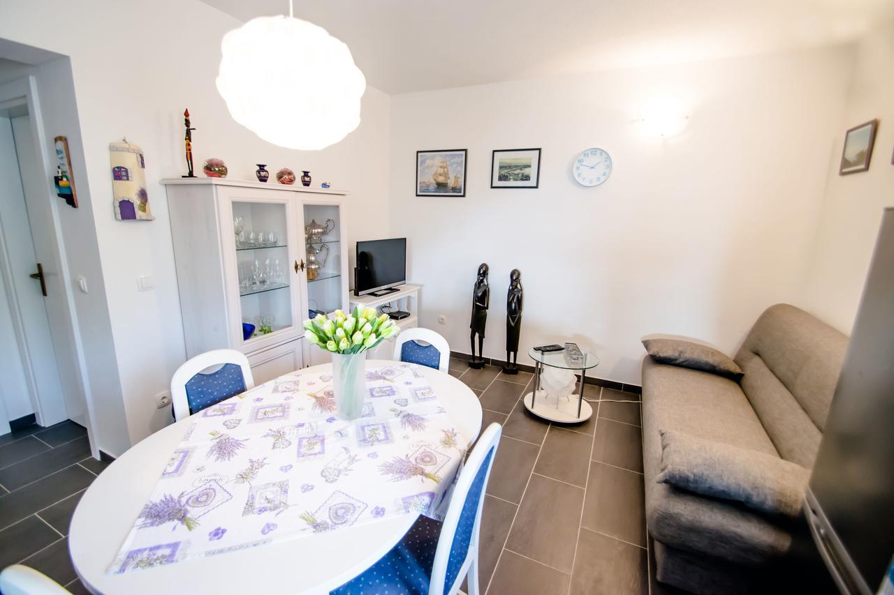 Apartments Toni Vinišće Kültér fotó